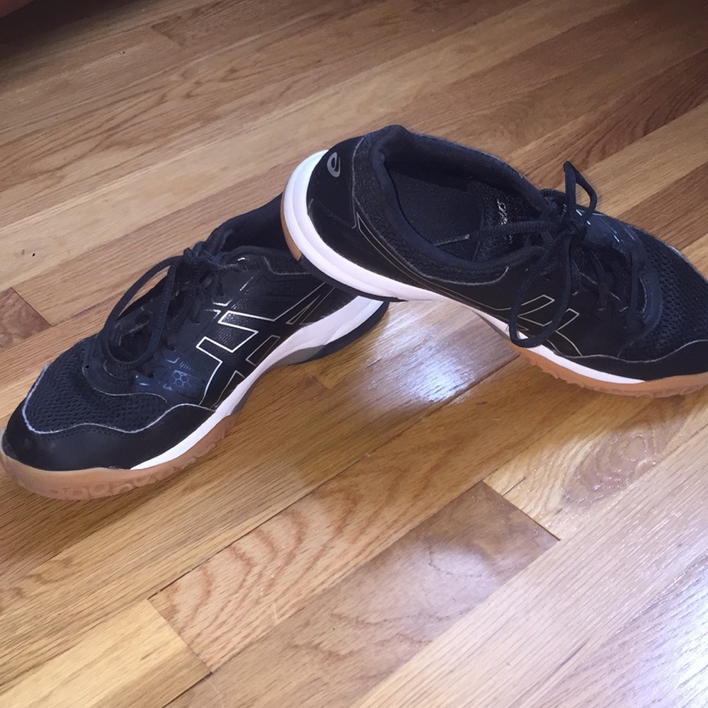 Volleyball shoes